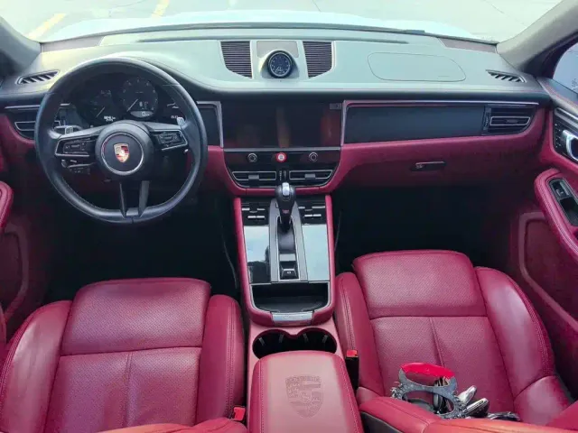 Porsche Macan — Фото автомобиля 12