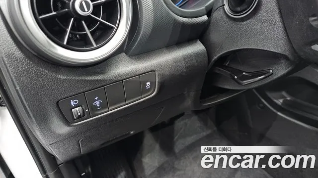 Hyundai Kona Новый Kona Бензин 1.6 турбо 2WD — Фото автомобиля 13