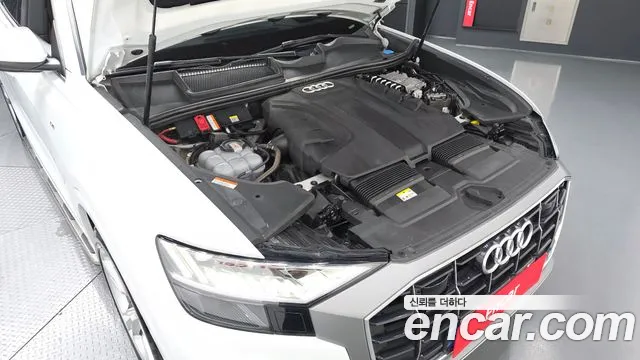 Audi Q8 — Фото автомобиля 5