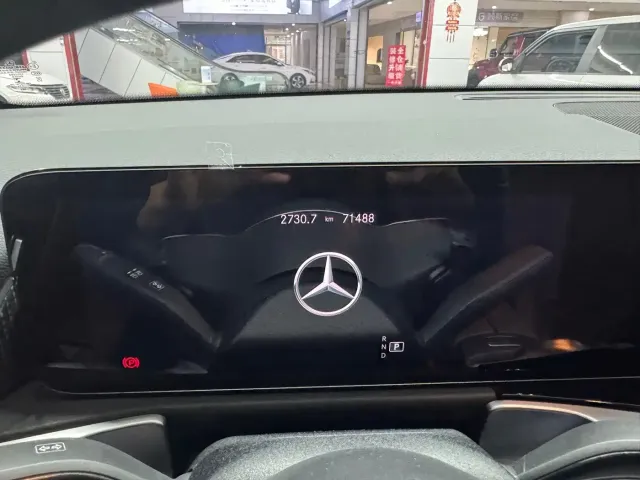Mercedes-Benz Mercedes-Benz GLB 2022 Model GLB 200 Dynamic Edition — Фото автомобиля 15