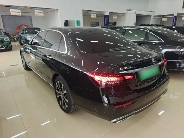 Mercedes-Benz E-Class — Фото автомобиля 22