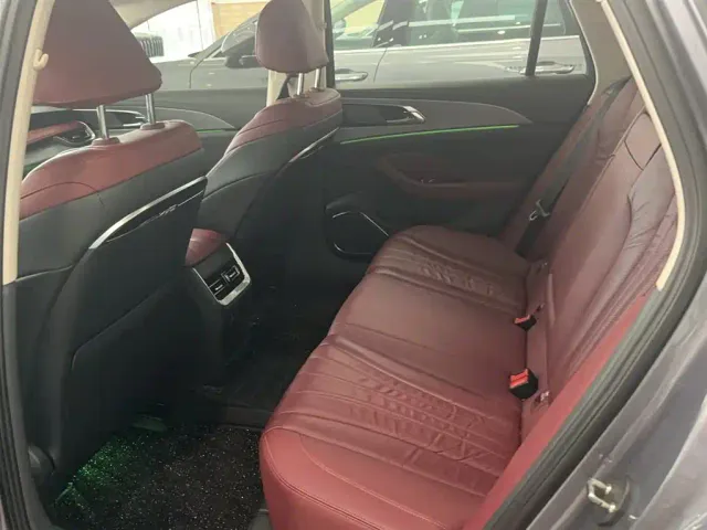 Hongqi H5 — Фото автомобиля 14