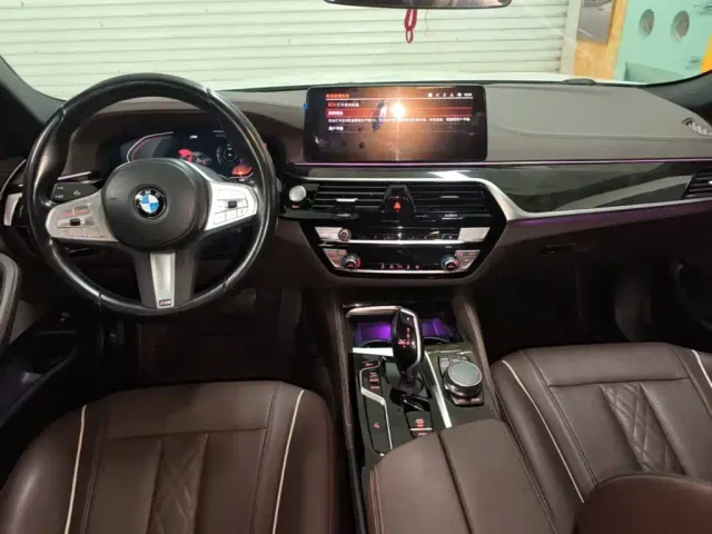 BMW 5 Series — Фото автомобиля 9
