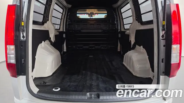 Hyundai Staria — Фото автомобиля 26