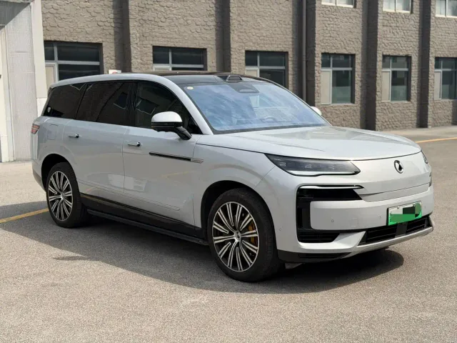 Denza N9 — Фото автомобиля 3