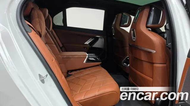 BMW 7 Series — Фото автомобиля 17