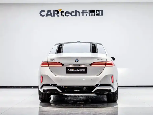 BMW 5 Series — Фото автомобиля 5