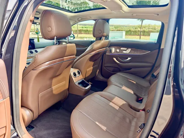 Mercedes-Benz E-Class — Фото автомобиля 10