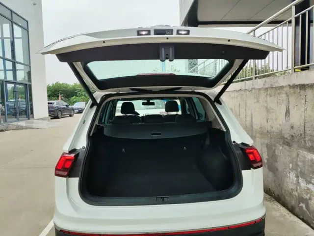 Volkswagen Tiguan L — Фото автомобиля 18