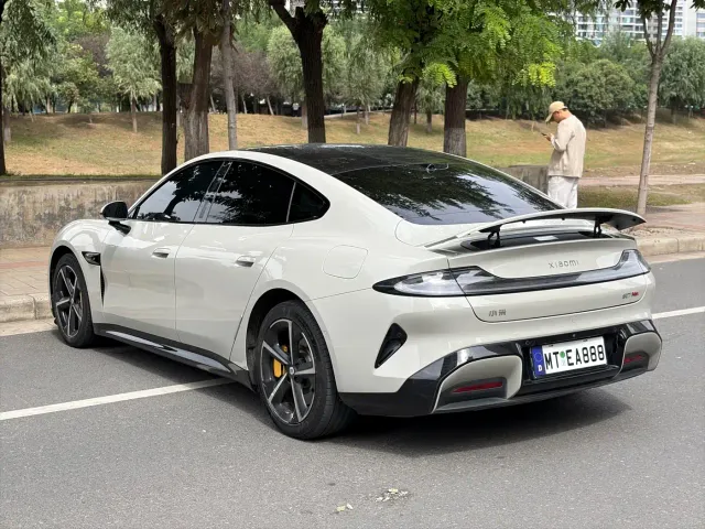 Xiaomi SU7 — Фото автомобиля 9