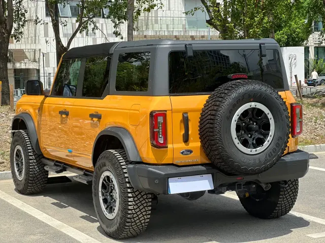 Ford Bronco — Фото автомобиля 4