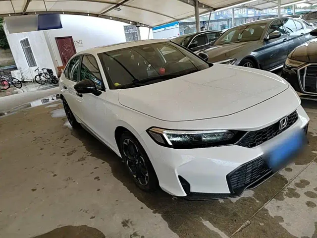 Honda Civic — Фото автомобиля 3
