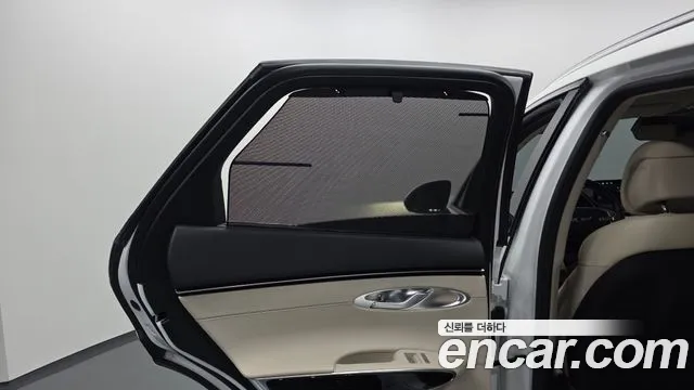 Genesis GV70 — Фото автомобиля 25