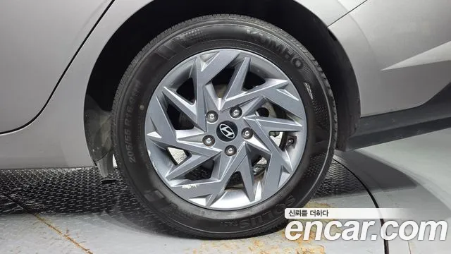 Hyundai Avante CN7 — Фото автомобиля 6