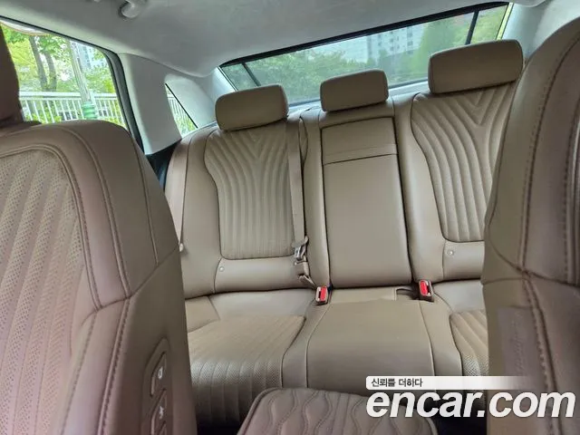 Hyundai Grandeur Grandeur (GN7) 2.5 Бензин 2WD — Фото автомобиля 16