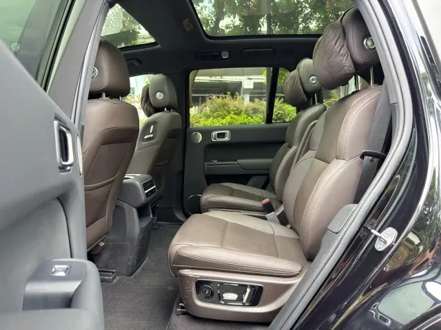 Li Auto L8 — Фото автомобиля 16