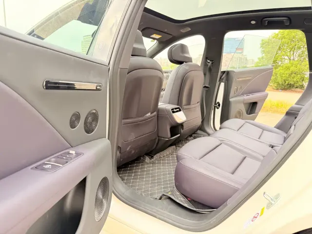 Avatr Avita 07 L — Фото автомобиля 19