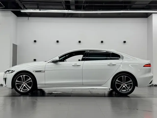 Jaguar XEL — Фото автомобиля 12