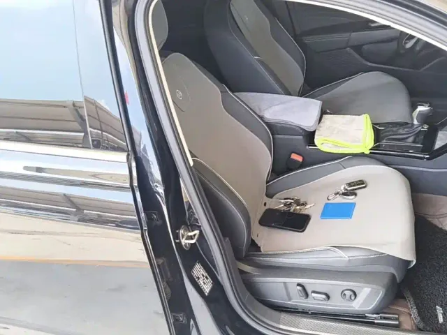 Volkswagen Passat — Фото автомобиля 24