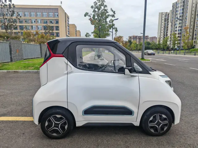Wuling NanoEV — Фото автомобиля 11
