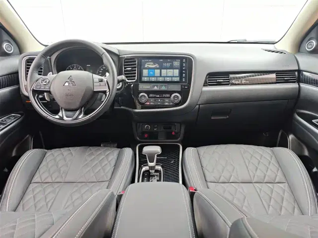 Mitsubishi Outlander — Фото автомобиля 9