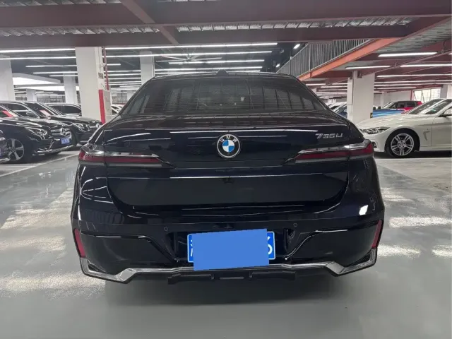 BMW 7 Series — Фото автомобиля 11