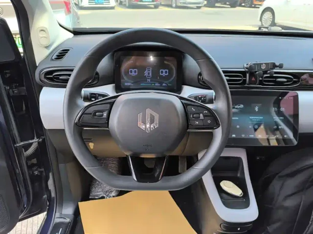 Leapmotor T03 — Фото автомобиля 10