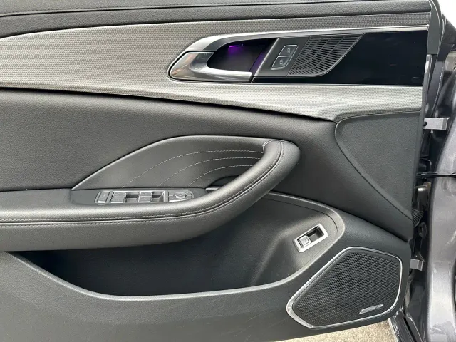 Hongqi H5 — Фото автомобиля 9