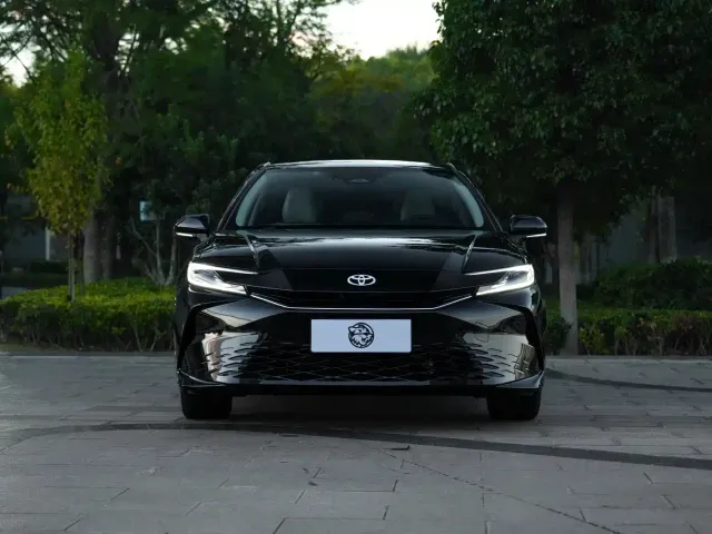 Toyota Camry — Фото автомобиля 2