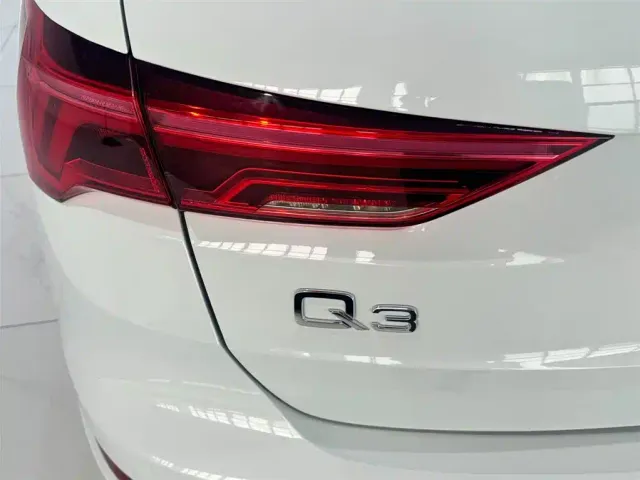 Audi Q3 — Фото автомобиля 13