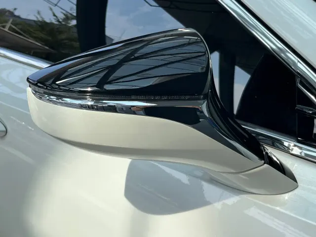 Lexus ES — Фото автомобиля 25