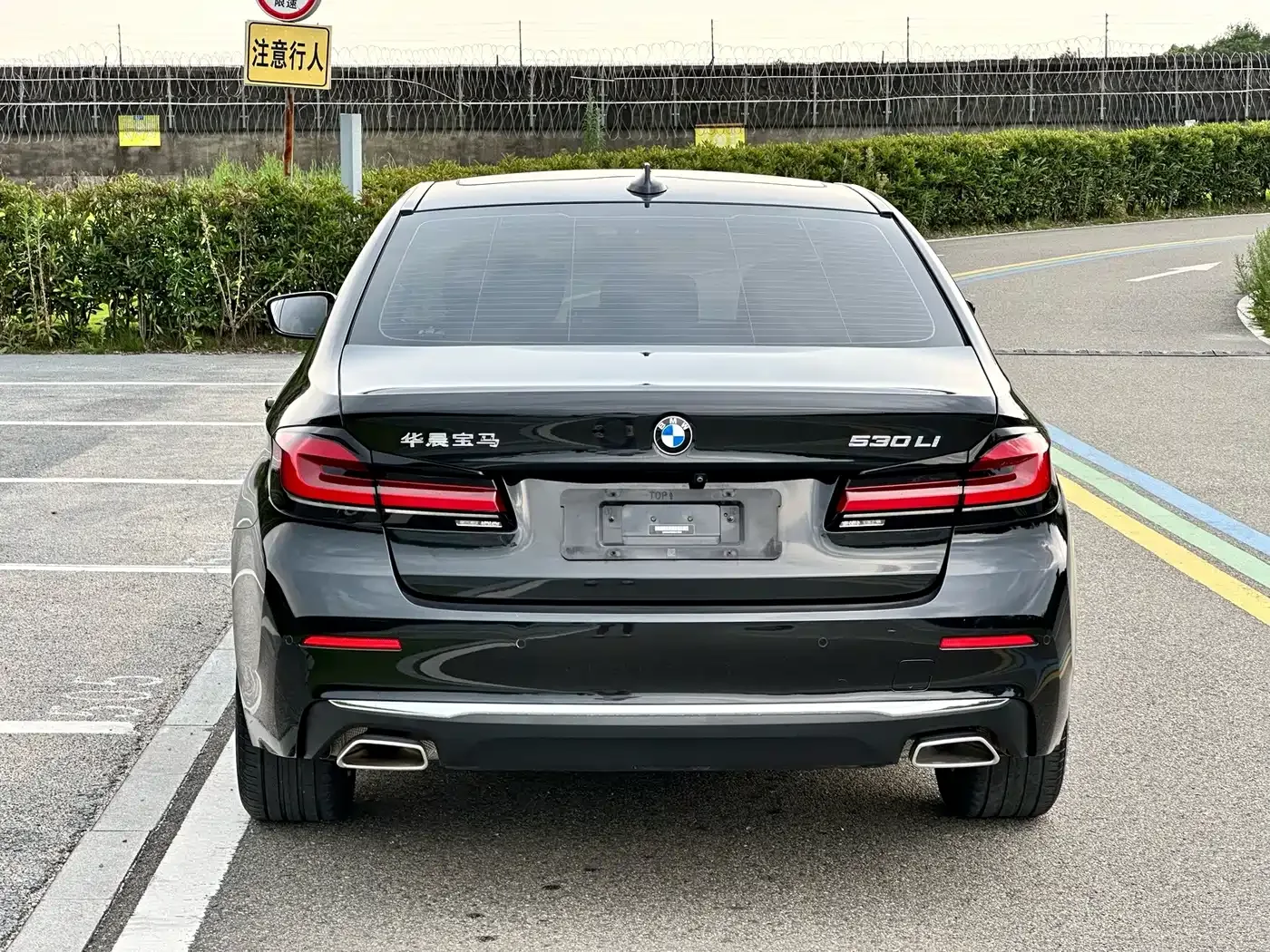 BMW BMW 5 Series 2022 Facelift 530Li Leading Luxury Package — Фото автомобиля 6