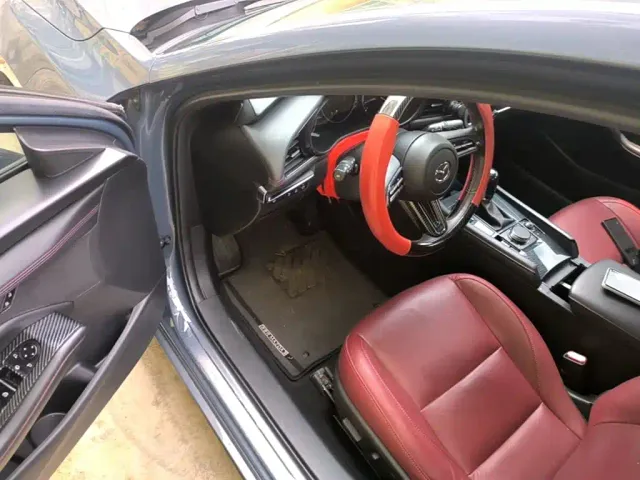 Mazda Axela — Фото автомобиля 15