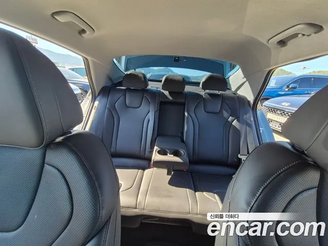 Hyundai Avante CN7 — Фото автомобиля 11