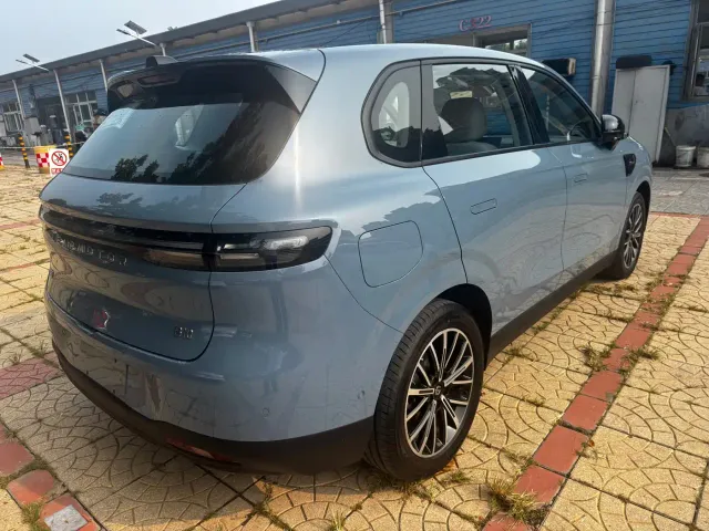 Leapmotor B10 — Фото автомобиля 14