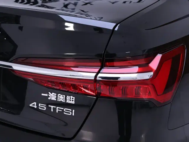 Audi A6L — Фото автомобиля 9