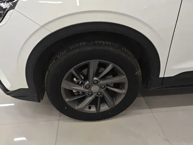 Geely Binyue — Фото автомобиля 22