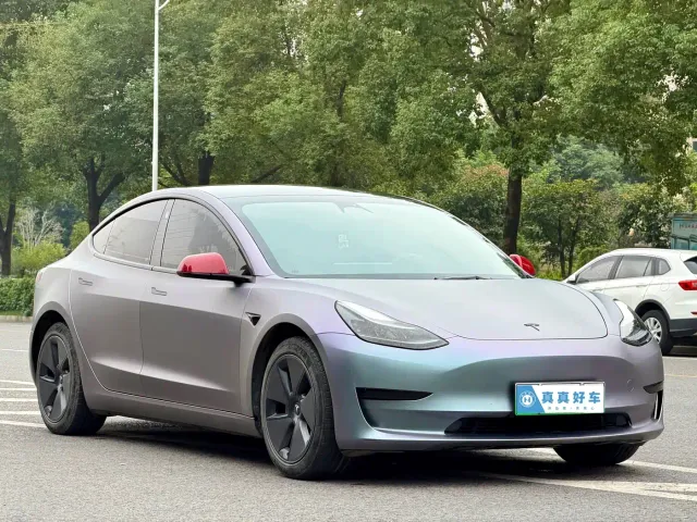 Tesla Model 3 — Фото автомобиля 3