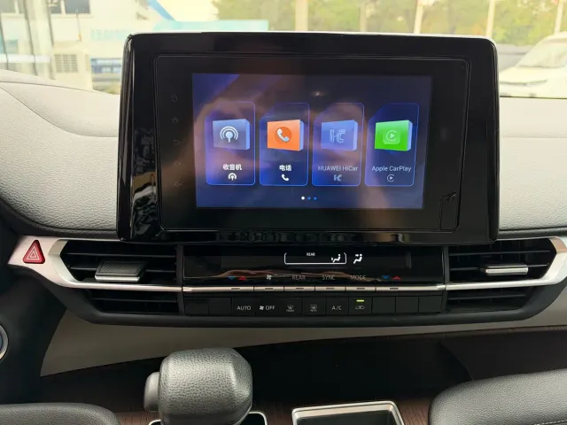 Toyota Sienna — Фото автомобиля 10