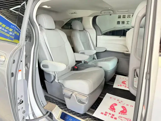 Toyota Granvia — Фото автомобиля 12