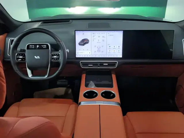 Li Auto L8 — Фото автомобиля 12