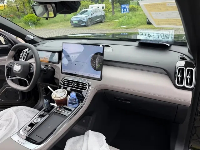 Geely Boyue L — Фото автомобиля 16