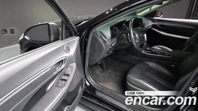 Hyundai Sonata Sonata (DN8) 2.0 LPG(Для проката) — Фото автомобиля 10