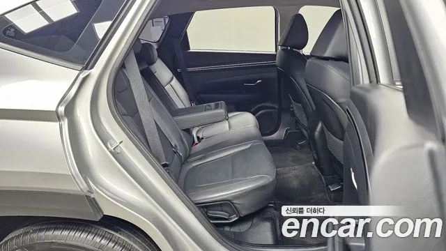 Hyundai Tucson Tucson (NX4) Дизель 2.0 2WD — Фото автомобиля 12