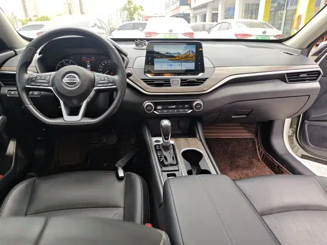 Nissan Teana — Фото автомобиля 9