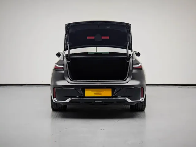 BMW i7 — Фото автомобиля 7