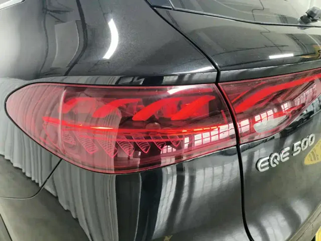 Mercedes-Benz EQE SUV — Фото автомобиля 14