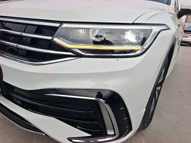 Volkswagen Tiguan L PHEV — Фото автомобиля 23