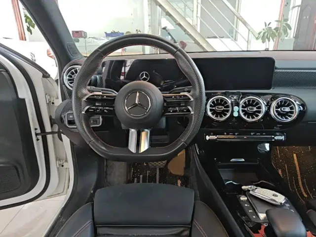 Mercedes-Benz A-Class — Фото автомобиля 10
