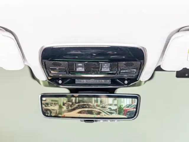 Land Rover Range Rover Sport — Фото автомобиля 14